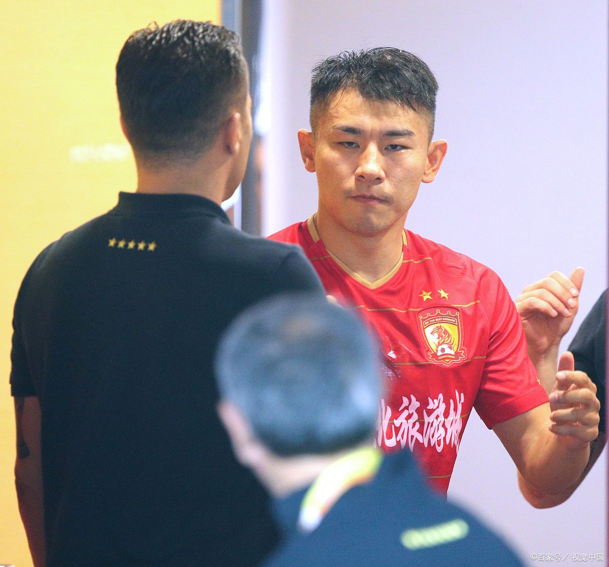 扬州队主教练力挺球员，信心满满迎接下一场比赛的简单介绍