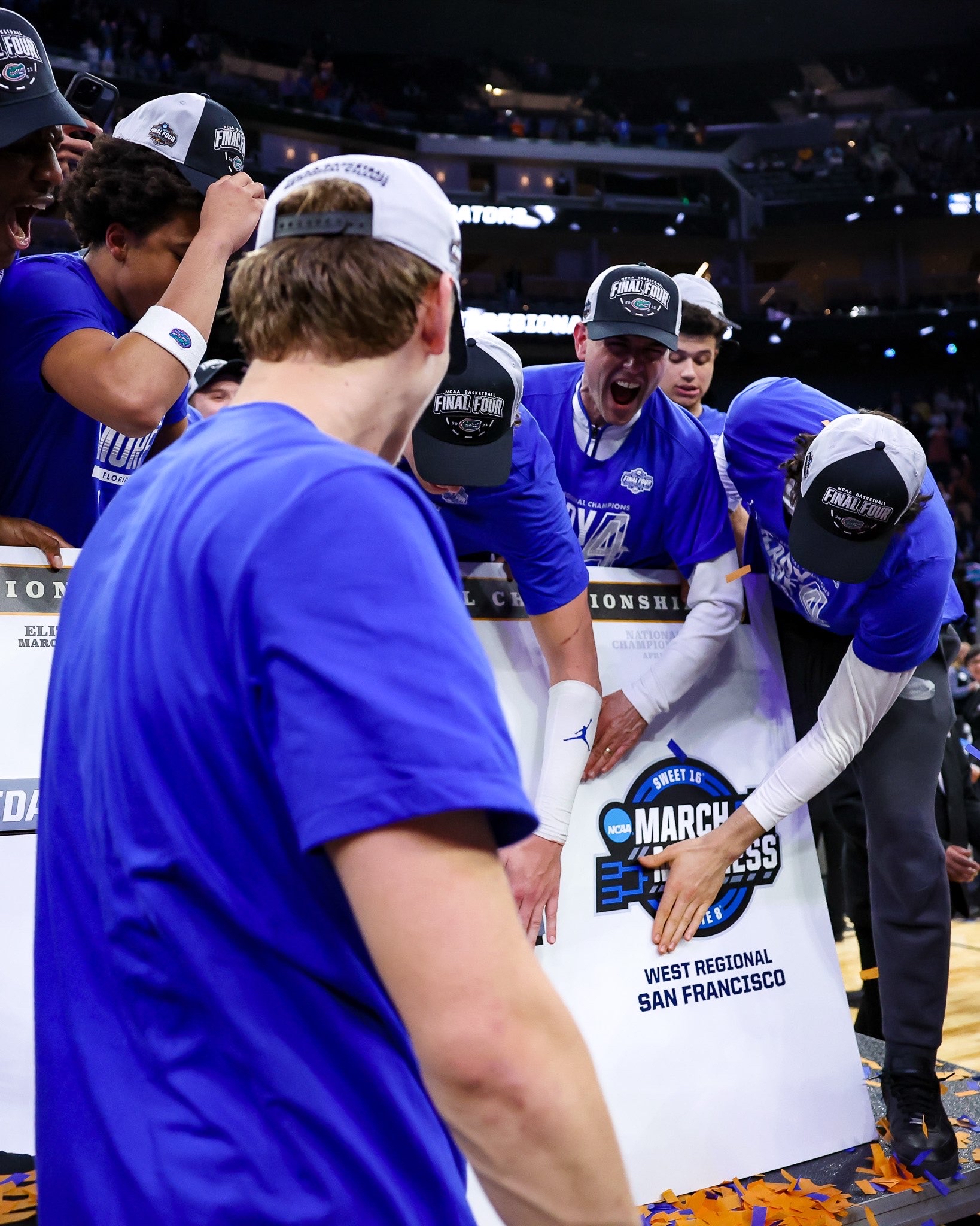 亚博体育官方下载-球迷直呼：热血炸裂！ToluSmith率队上演绝杀夏季联赛今日凌晨，全网刷屏！-今日2014季后赛